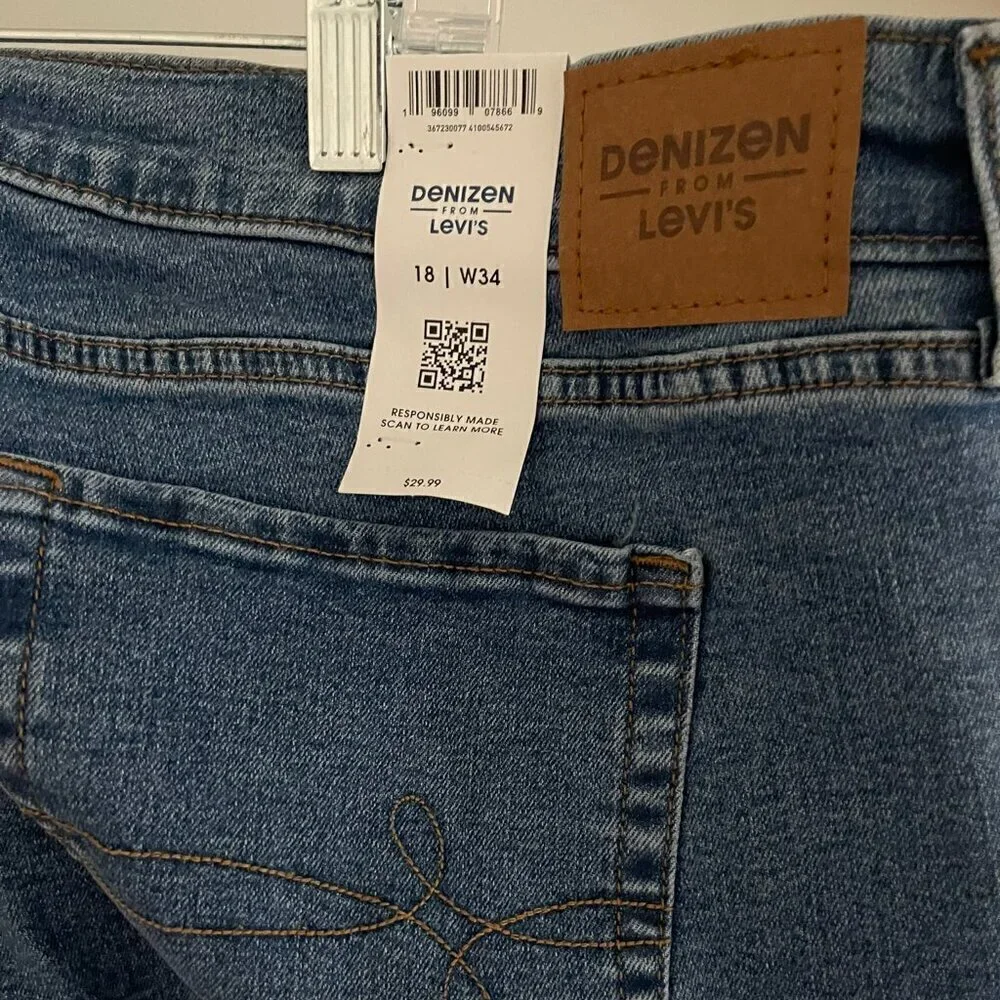 Denizen from Levi's Women's Boyfriend Jeans in Blue - Size 18 - NWT (342) - Picture 8 of 8